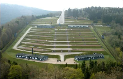 Le département abrite le seul camp de concentration ouvert par les nazis sur territoire français et qui a fonctionné du le 1er mai 1941 au 22 novembre 1944 : c'est ...
