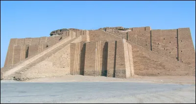 Quelle civilisation originaire de Mésopotamie (actuel Irak) a inventé la première écriture connue ?