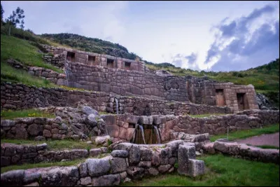 Quelle cité inca ne fut jamais découverte par les conquistadors ?