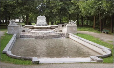 Dans quelle capitale de la Bavière cette fontaine surnommée ''le Père Rhin'' est-elle située ?