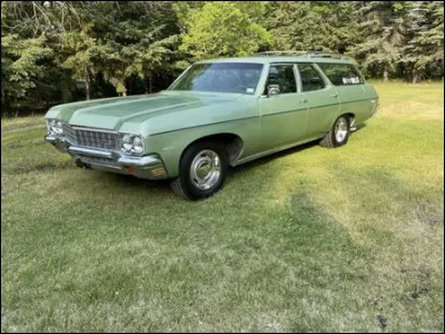 Dans ma quête du break le plus imposant, je me suis arrêté devant cette automobile. Typique des voitures des années 1970 aux États-Unis, cette voiture est la version break de l'Impala. Quel est le nom de ce modèle ?