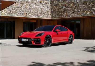 Parmi les courses d'endurance les plus connues, nous avons les 24 Heures du Mans,ou encore les 12 Heures de Sebring. Dans un passé pas si lointain, il y a eu des courses d'endurance sur des routes ouvertes. La voiture en illustration rend hommage à l'une de ces courses. Quel le nom de cette voiture ?