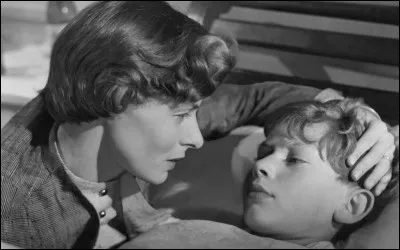 Laquelle de ces actrices joue dans le film "Europe 51" ?