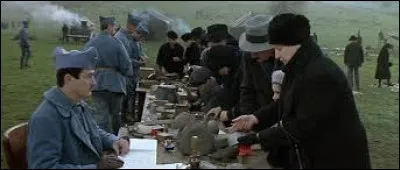 Quel acteur a reçu le trophée en 1990 pour son rôle du commandant Dellaplane dans le film dramatique et de guerre ''La Vie et rien d'autre'' ?