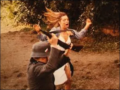 Le premier César du meilleur acteur a été décerné au comédien du film ''Le Vieux Fusil'' pour son rôle de Julien Dandieu. De qui s'agit-il ?