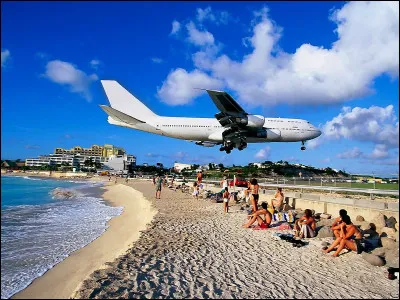 À qui doit-on la chanson "En voyage" ?