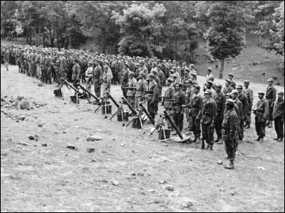 La guerre dans ce pays a duré huit ans de 1954 à 1962.