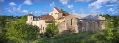 Nous terminons notre balade à l'abbaye Notre-Dame de Bellaigue, à Virlet. Village de l'arrondissement de Riom, dans les Combrailles, il se situe dans le département ...