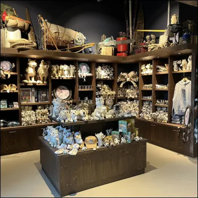 Aimes-tu quand il y a des coins pour touristes ? (Boutique de souvenirs, aire de pique-nique, restaurant, etc...)