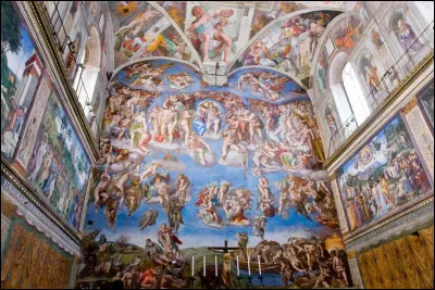 Quel peintre a réalisé le plafond de la chapelle Sixtine ?