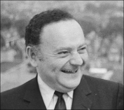 Qui est ce scénariste, représenté en tyrannique rédacteur en chef du journal où Achille Talon travaille ?