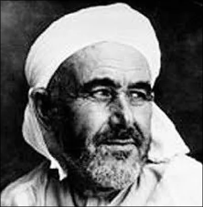 Dans guerre du Rif qui dure depuis 1921, l'armée française dirigée par le maréchal Pétain, alliée à une armée espagnole commandée par le général Primo de Rivera, est alors directement opposée aux combattants rifains : qui commande ceux-ci ?