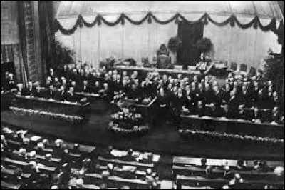 Qui est élu président de la République en Allemagne en avril 1925 ?