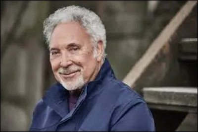 En quelle année Tom Jones sort-il la chanson "Sex Bomb" ?
