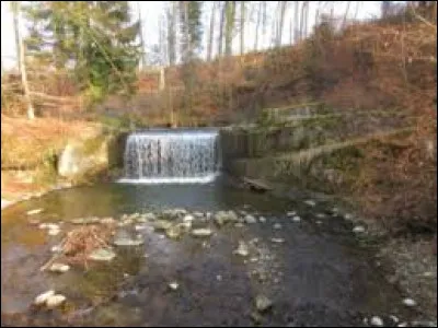 Dans quel pays le Talent est-il une rivière prenant sa source dans le district du Gros-du-Vaud ?