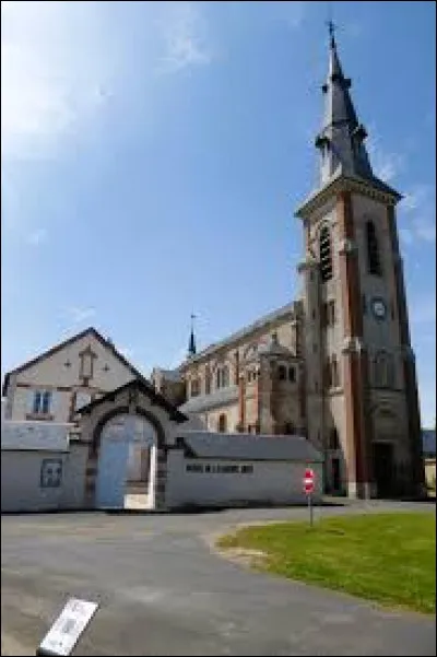 Village de l'arrondissement de Châteaudun, Loigny-la-Bataille se situe en région ...