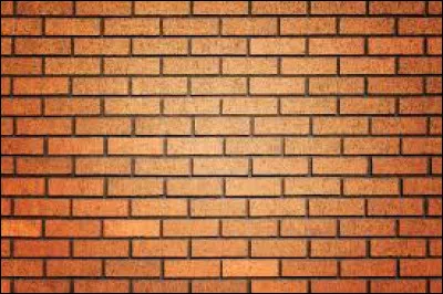 Km 5,9 : Loudervielle. L'Église Sainte-Marie-Madeleine a été modifiée au cours des XVIIe siècle et XVIIe siècle. La nef est agrandie au nord par la construction d'un bas-côté et une sacristie est construite en 1787. L'église, d'origine romane, a conservé quelques éléments de cette époque , entre autre :