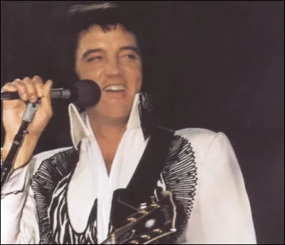 Quel est le titre original italien du tube d'Elvis Presley "It's Now or Never" ?