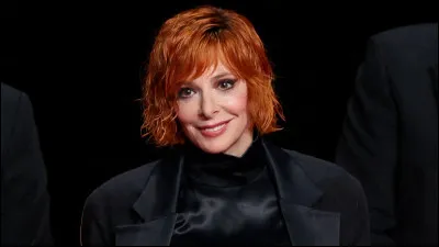 Sur quel album de cette chanteuse figure la chanson "D&eacute;senchant&eacute;e" ?