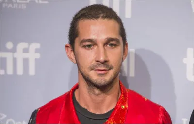 Dans quelle saga cet acteur joue-t-il en premier ?