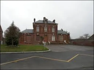 Nous démarrons notre balade dans le Pays de Thelle, à Abbecourt. Village Isarien, il se situe en région ...