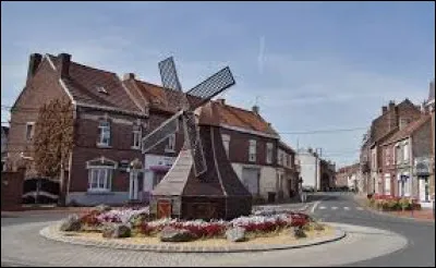 Je vous attends dans les Hauts-de-France, devant le grand moulin de Harnes. Ville de l'aire d'attraction Lens-Liévin, traversée par le canal de la Deûle et le canal de Lens, elle se situe dans le département ...