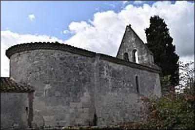 Vous avez sur cette image la chapelle Saint-Pierre, à Montguyard. Ancienne commune Périgourdine, elle se situe en région ...