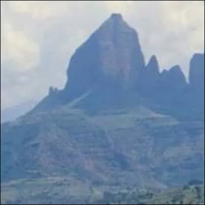 De quel pays le Ras Dashan est-il le point culminant avec 4 550 mètres ?