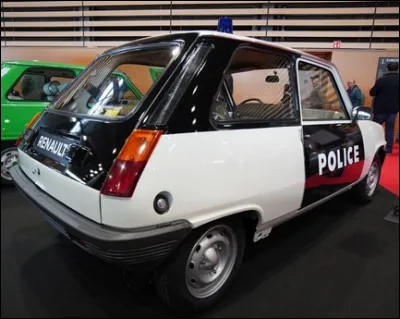 Pratique pour se glisser dans les encombrements, quel est ce petit véhicule de police ?