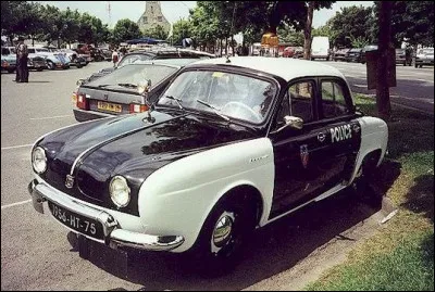 Quelle est cette auto de police parisienne ?