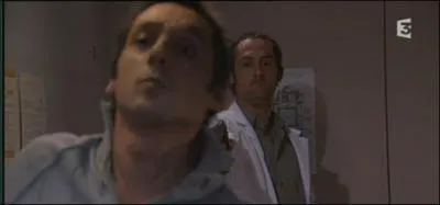 Qui tait prsent mais inconscient lors de l'assassinat de Tito ?