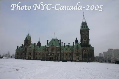 Quelle ville en O est associ&eacute;e au parlement du Canada ?