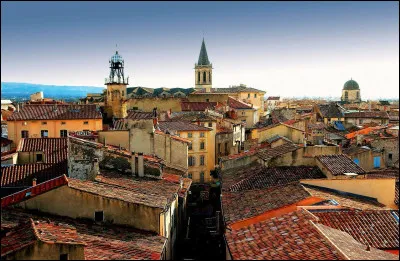 CArpentras est une sous-préfecture du Vaucluse.