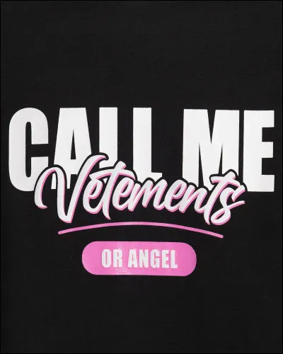 "CAll me" est une chanson de Blondie.