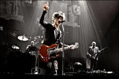 I - "Indochine" est un groupe français qui a débuté dans les années 90.