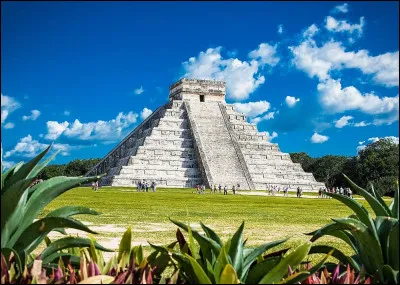 On compte dans les plus beaux sites du monde, l'ancienne ville maya de Chichen Itza, située entre Valladolid et Mérida. Où peut-on l'admirer ?