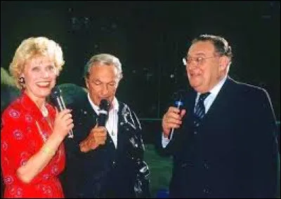 La télévision est bien un art. Parmi les plus grandes émissions populaires, l'une d'elle a perduré 50 ans, il s'agit d'Interville. Quel grand animateur l'a créée ?