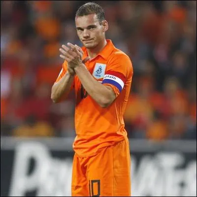 Danseuse : simulateur rcidiviste. Exemple : la danseuse-toile du dernier mondial a sans conteste t ce talentueux milieu offensif hollandais...