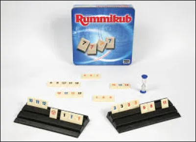 Dans le jeu du "Rummikub", combien y a-t-il de tuiles "joker" ?