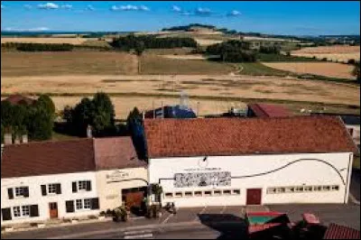 Je vous emmène en Lorraine, à Rozelieures, à la maison de la mirabelles. Village du Lunévillois, il se situe dans le département ...