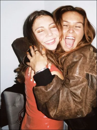 Quand tu as une bonne nouvelle, tu...