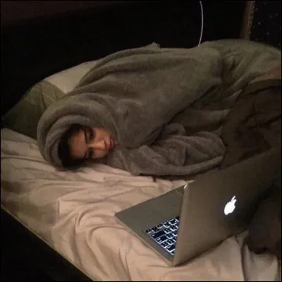 Le bruit et le monde autour de toi, tu...