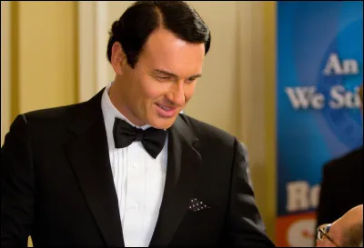 Julian McMahon a joué dans une comédie d'action de Robert Schwentke, qui est sortie en 2010. On y voit aussi Bruce Willis, Morgan Freeman, Helen Mirren, John Malkovich et Brian Cox. Quel est ce film ?