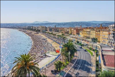 Parmi ces villes, laquelle ne se trouve pas dans le département du Var ?