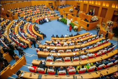 Quel rapport ton roi doit-il avoir avec les autres pays ?