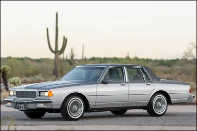 Quel constructeur automobile américain sort son modèle Caprice en 1965 ?