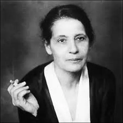 Lise Meitner (1878-1968) était une physicienne autrichienne, naturalisée suédoise. Dans quel domaine a-t-elle joué un rôle majeur ?