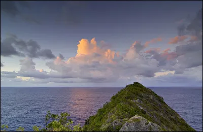 Si je vous dis que la pointe du Capucin est un cap situé en Grande-Terre, sur quelle île sommes-nous ?