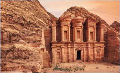 Quel est le nom de ce peuple arabe de l'Antiquité vivant en Jordanie et ayant comme capitale Pétra ?
