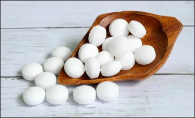 Quel est le nom de cet hydrocarbure aromatique utilisé comme antimites ?